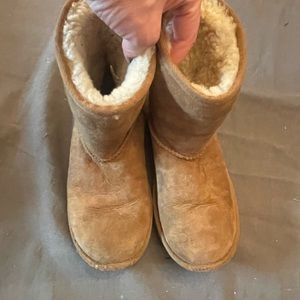 TAN UGG BOOTS YOUTH SIZE 3